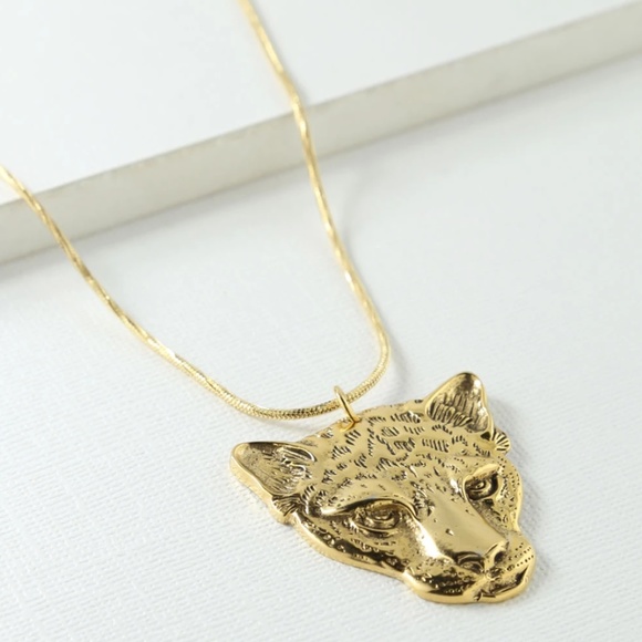 VANESSA MOONEY // gold jaguar necklace - Picture 2 of 7